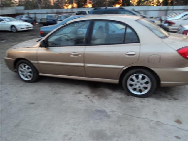 Kia Rio 2004 photo 1