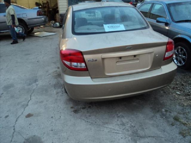 Kia Rio 2004 photo 4