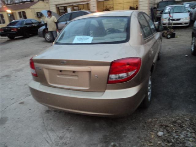 Kia Rio 2004 photo 5