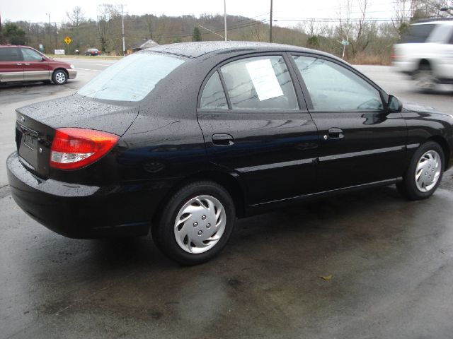 Kia Rio 2004 photo 2