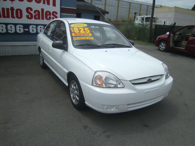 Kia Rio 2004 photo 4