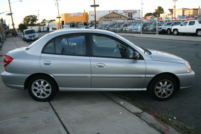 Kia Rio 2004 photo 1