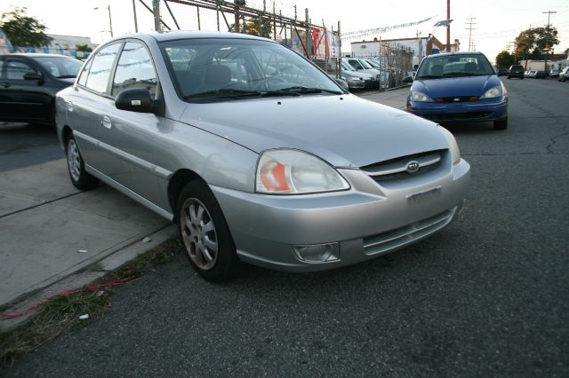 Kia Rio 2004 photo 2