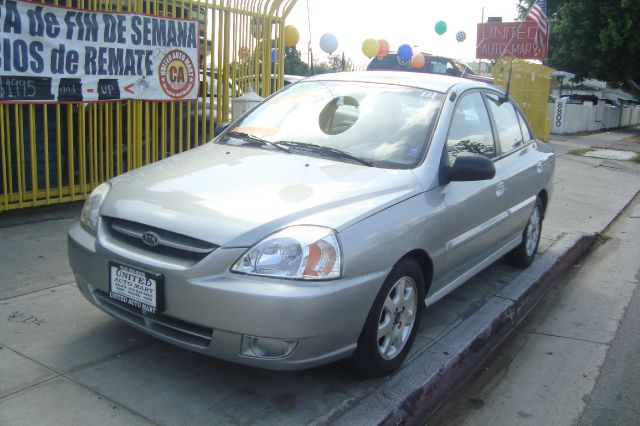 Kia Rio 2004 photo 15