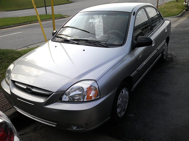 Kia Rio 2004 photo 3