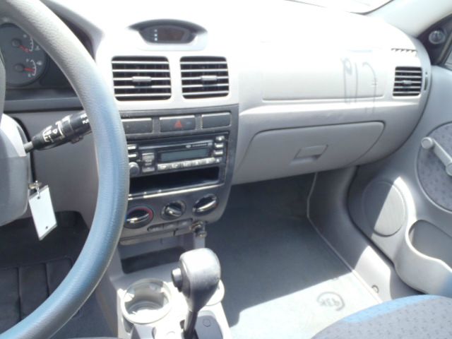 Kia Rio 2005 photo 2