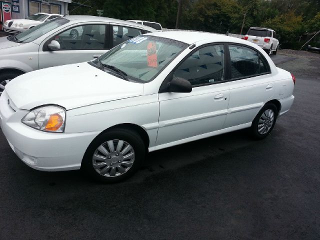 Kia Rio 2005 photo 2
