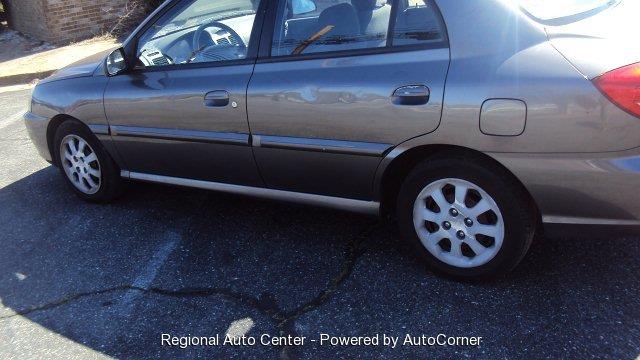Kia Rio 2005 photo 2