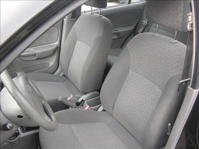 Kia Rio 2005 photo 5
