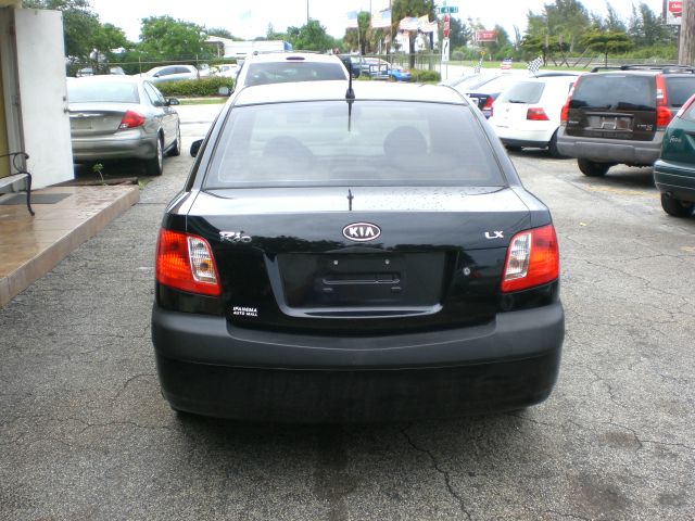 Kia Rio 2006 photo 4