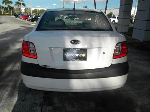 Kia Rio 2006 photo 1