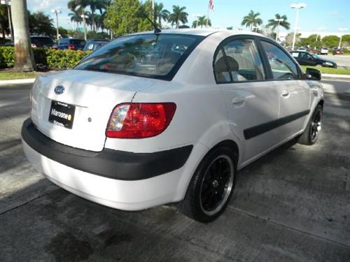 Kia Rio 2006 photo 2