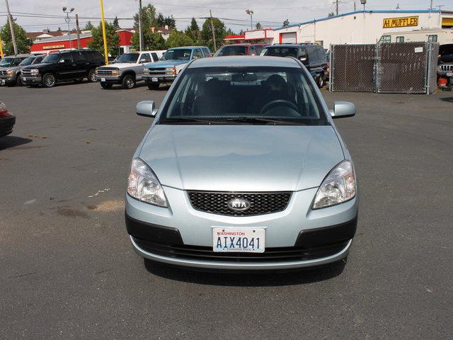 Kia Rio 2006 photo 1