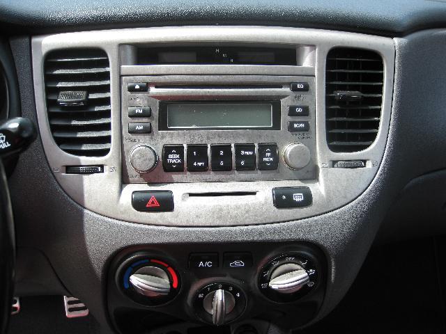 Kia Rio 2007 photo 4
