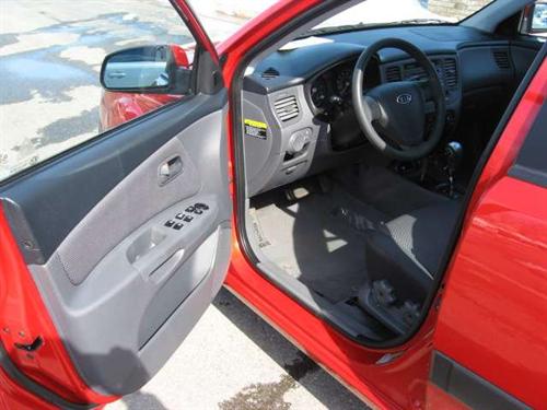 Kia Rio 2007 photo 4