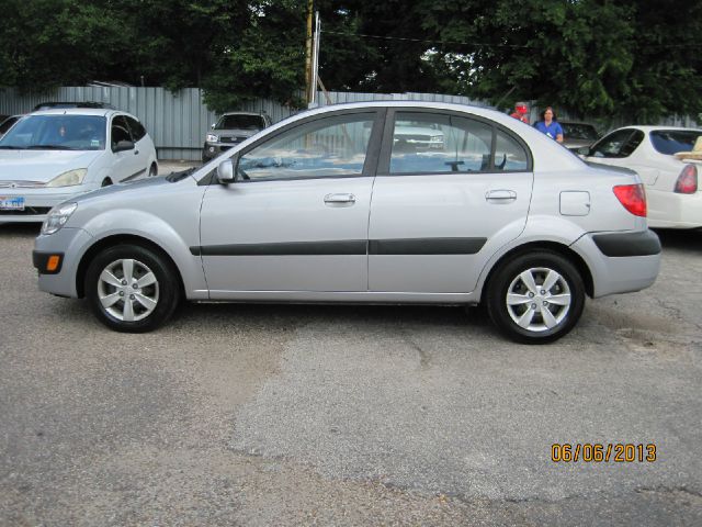 Kia Rio 2009 photo 2