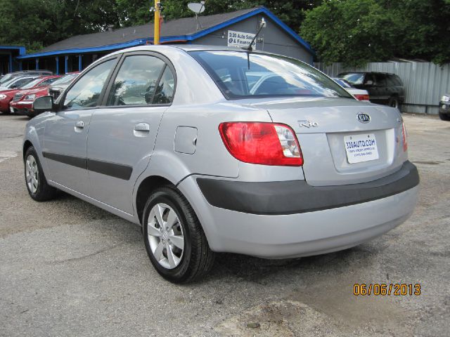 Kia Rio 2009 photo 3