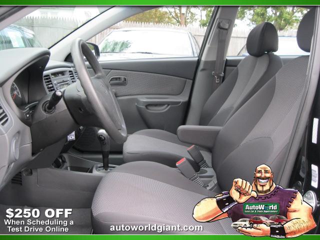 Kia Rio 2009 photo 4