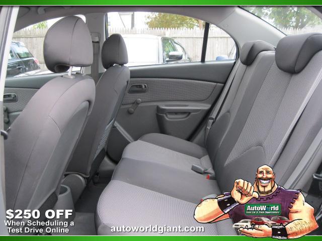 Kia Rio 2009 photo 5