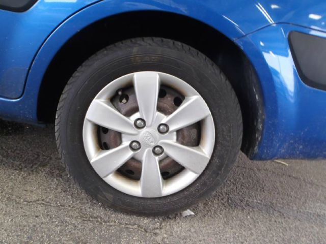Kia Rio 2009 photo 1