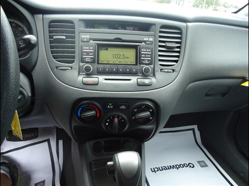 Kia Rio 2009 photo 4