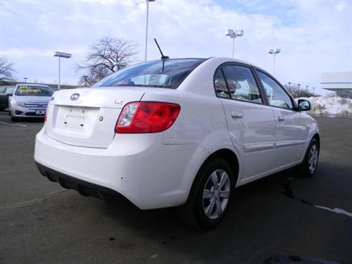 Kia Rio 2010 photo 1