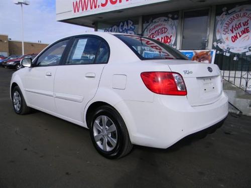 Kia Rio 2010 photo 3