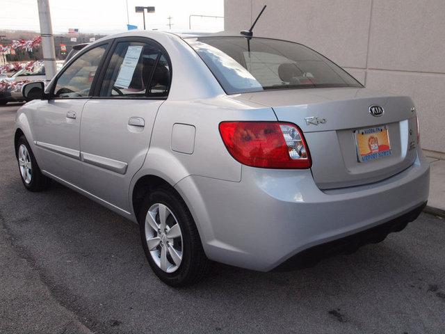 Kia Rio 2010 photo 3