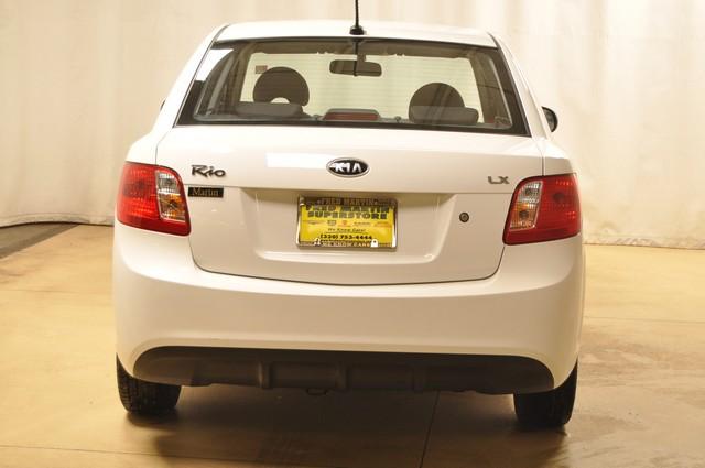Kia Rio 2010 photo 2