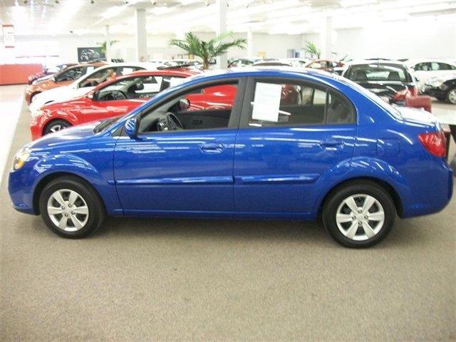 Kia Rio Elk Conversion Van Sedan