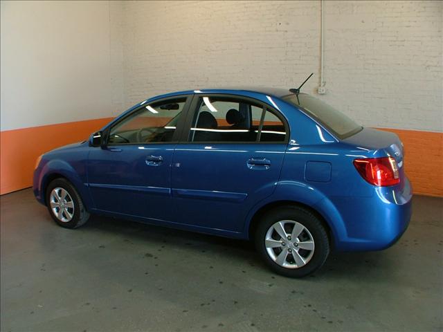 Kia Rio 2010 photo 1