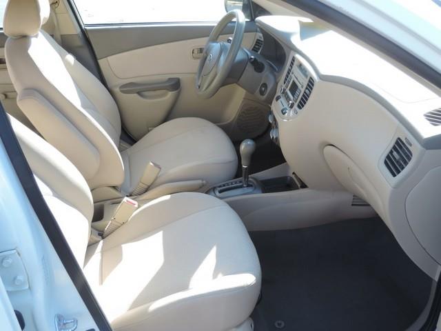 Kia Rio 2010 photo 2