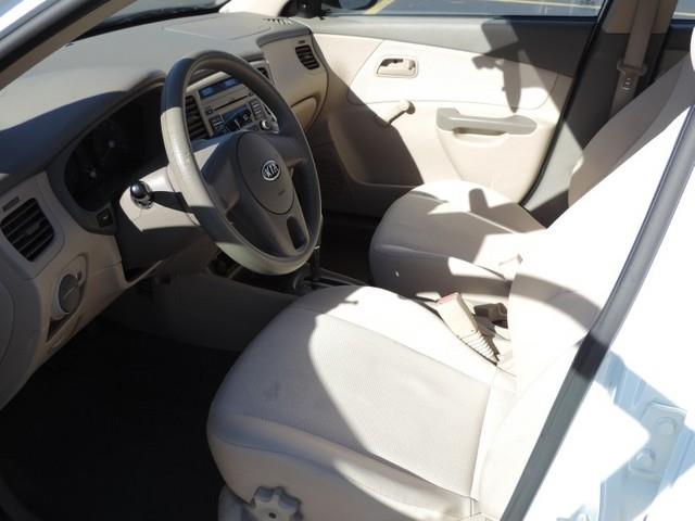 Kia Rio 2010 photo 4