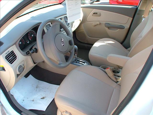 Kia Rio 2010 photo 1
