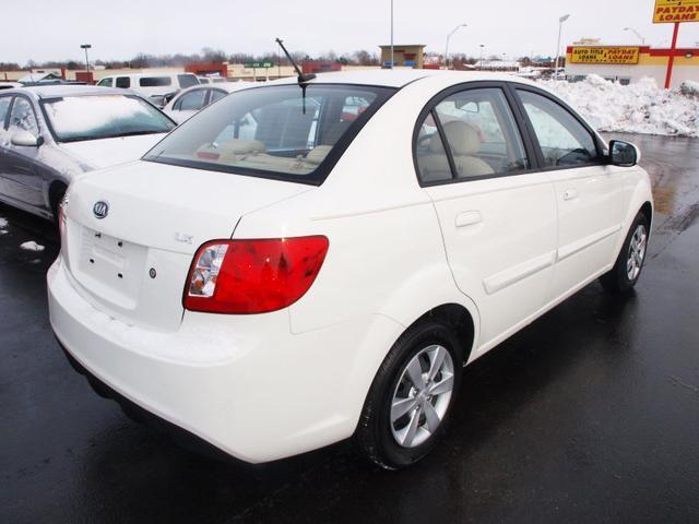 Kia Rio 2010 photo 3