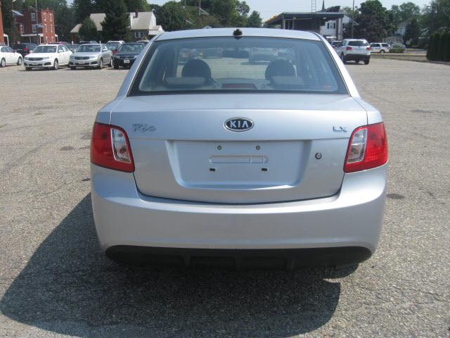 Kia Rio 2010 photo 3