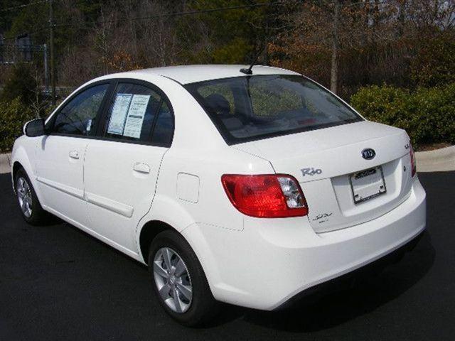 Kia Rio 2010 photo 3