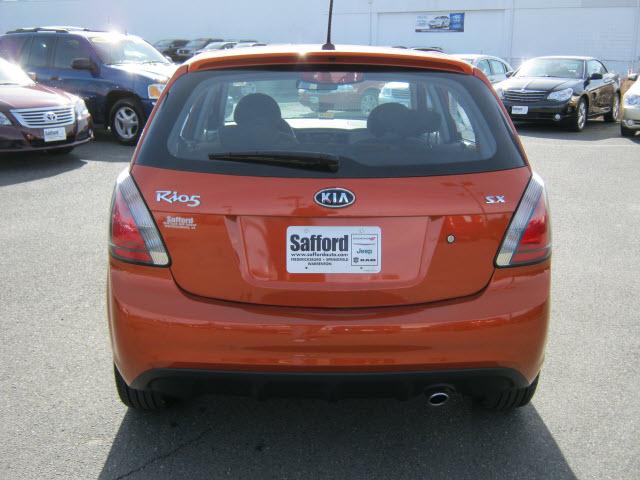 Kia Rio 2010 photo 3