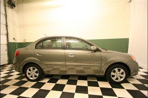 Kia Rio 2010 photo 3