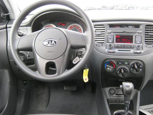 Kia Rio 2010 photo 3