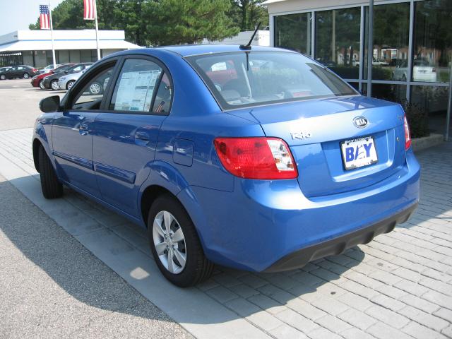 Kia Rio 2010 photo 1