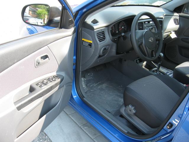 Kia Rio 2010 photo 2