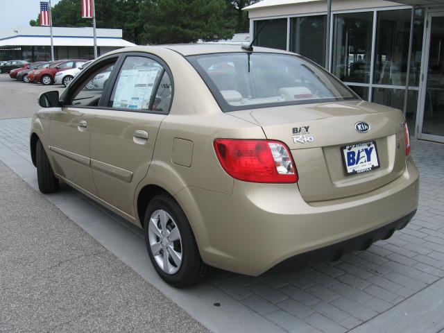 Kia Rio 2010 photo 1