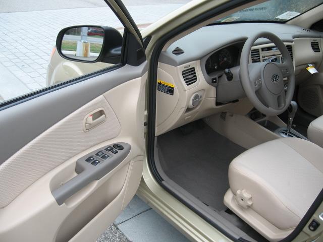 Kia Rio 2010 photo 2