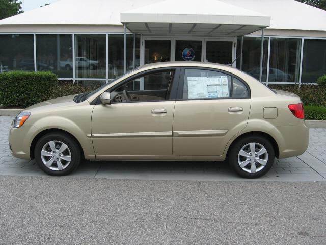 Kia Rio 2010 photo 4