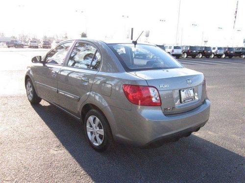 Kia Rio 2010 photo 1