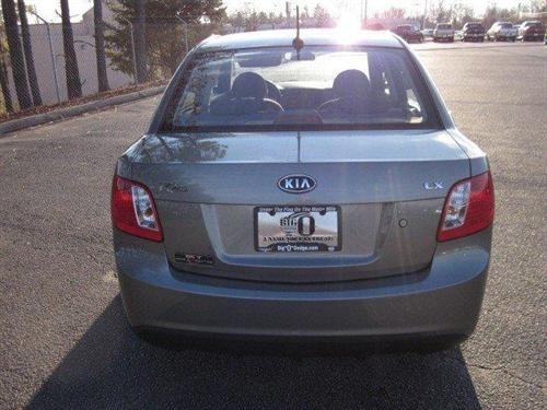 Kia Rio 2010 photo 2