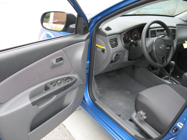 Kia Rio 2010 photo 1