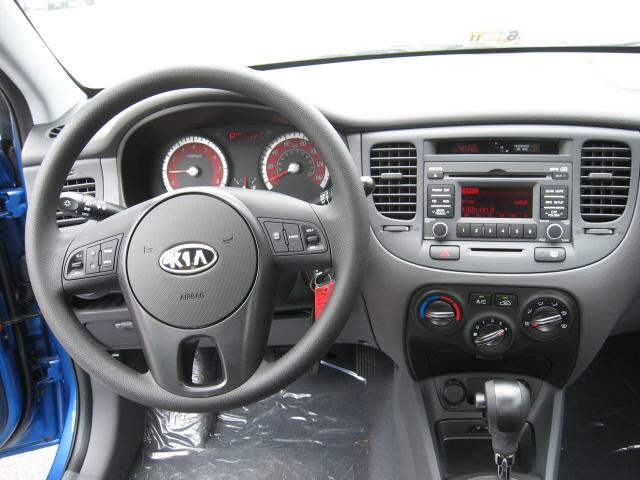Kia Rio 2010 photo 3