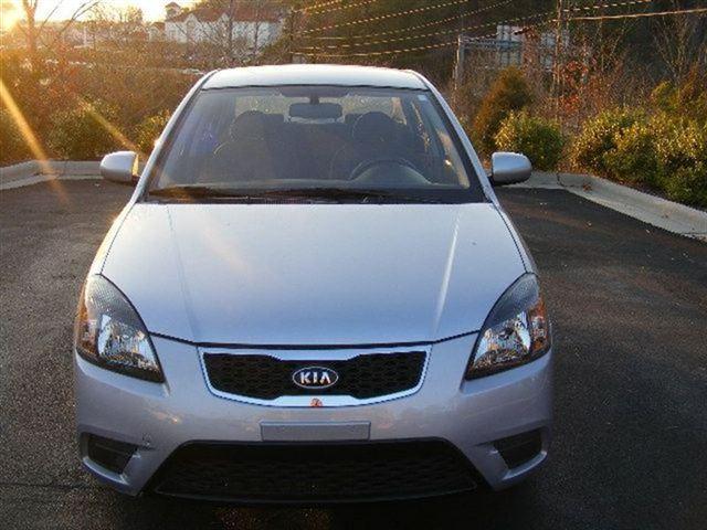 Kia Rio 2010 photo 1